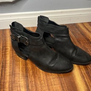 Black American Eagle ankle booties